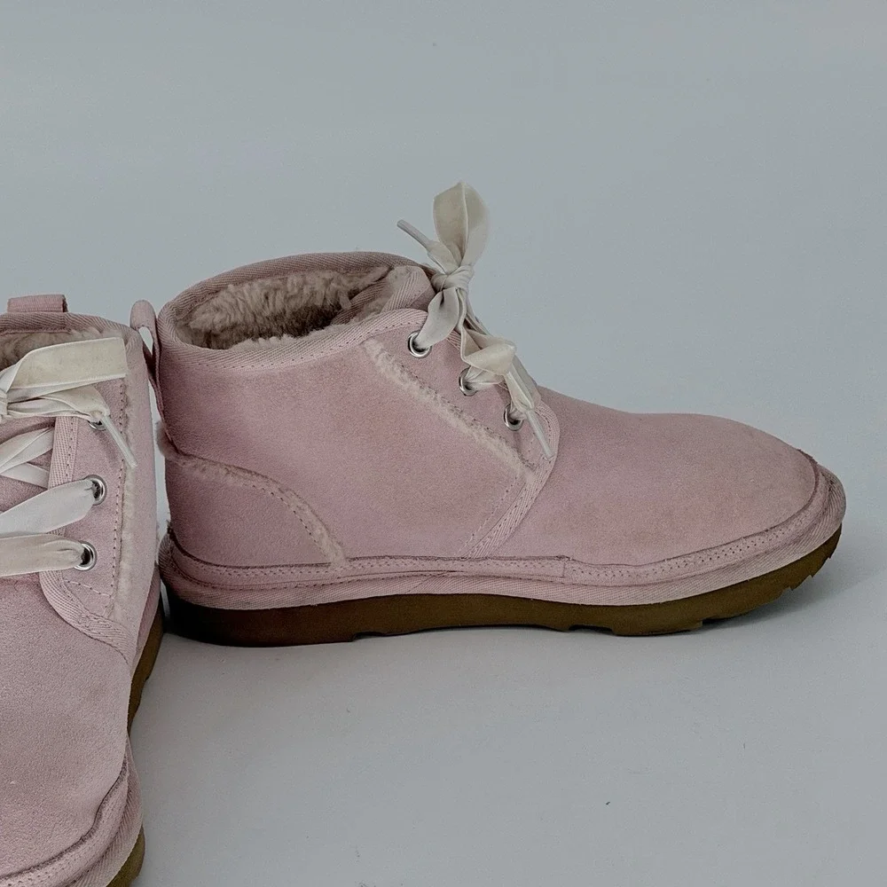 UGG Neumel II Spill Seam Boots Girls Size 5 Light Pink Suede